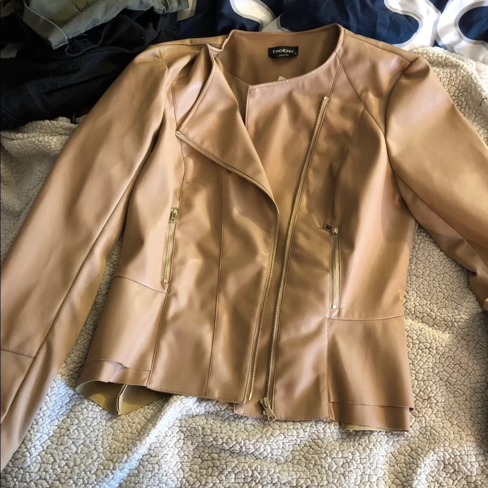College student selling never worn clothing - Picture 2 of 3